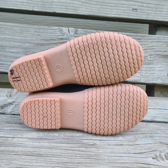 NWOT Marleylilly Quilted Gray Monogrammed Duck Boots Size 11 - Picture 4 of 6